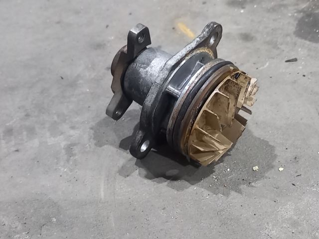 bontott RENAULT MASTER Vízpumpa